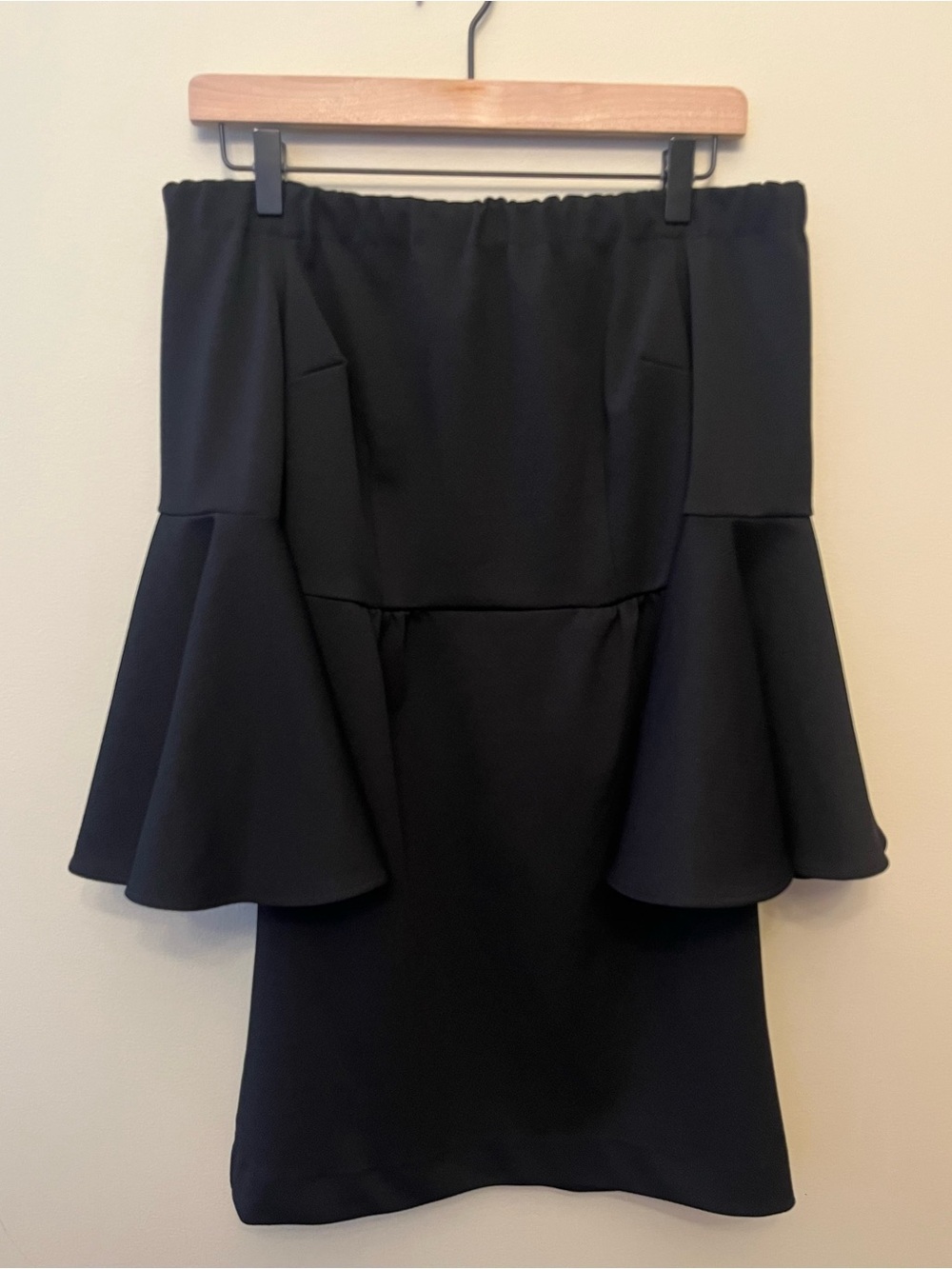 NWT Trina Turk Off Shoulder Bell Sleeve Dress Women's Size 0 Black